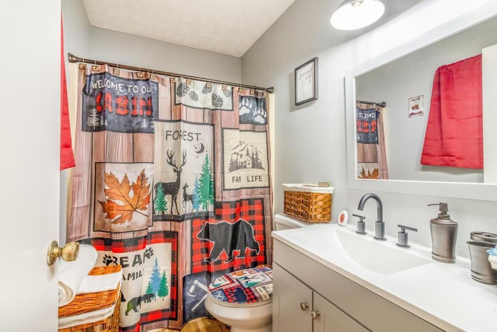 King Bed Pet Friendly Smart Lock Pigeon Forge Villa Exteriör bild