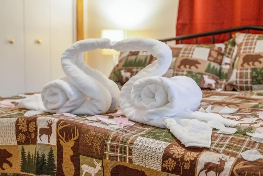 King Bed Pet Friendly Smart Lock Pigeon Forge Villa Exteriör bild